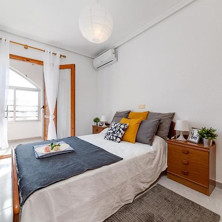 Cozy Apartment Near The Sea Торрев'єха Екстер'єр фото