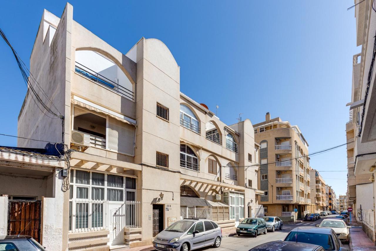Cozy Apartment Near The Sea Торрев'єха Екстер'єр фото