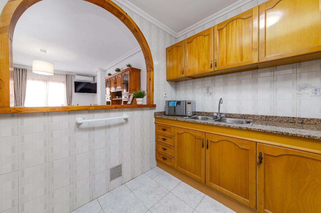 Cozy Apartment Near The Sea Торрев'єха Екстер'єр фото