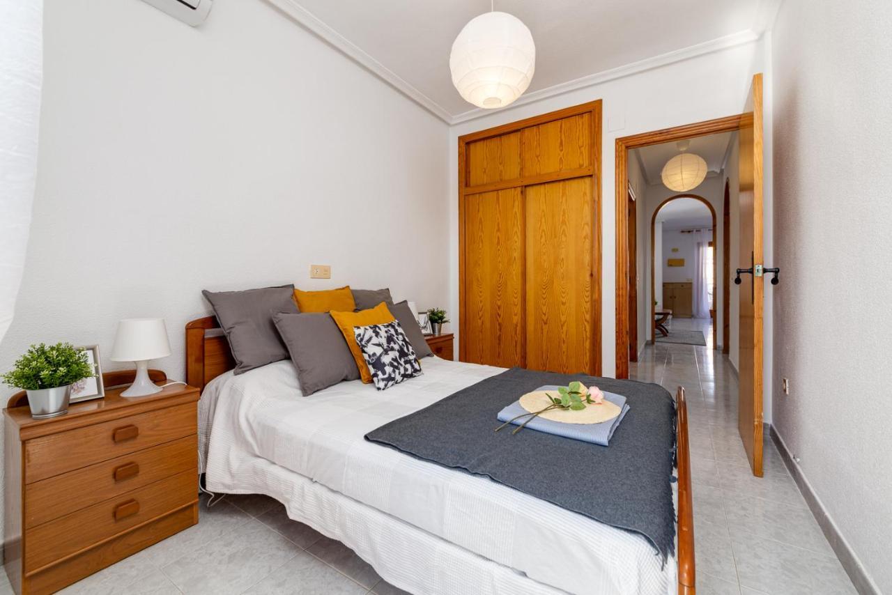 Cozy Apartment Near The Sea Торрев'єха Екстер'єр фото